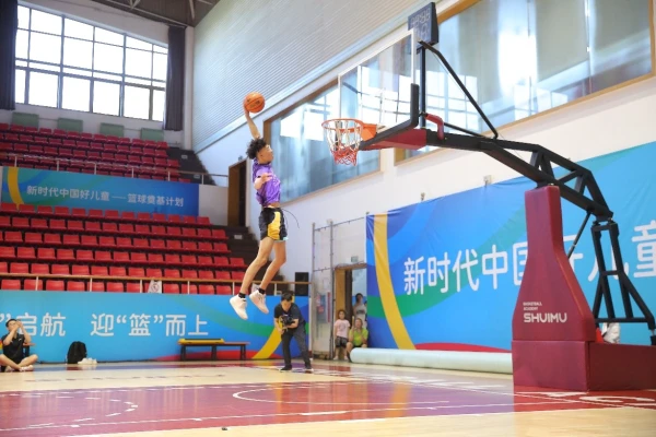刻苦训练篮球时如何避免受伤的建议_1